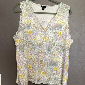 Ann Taylor Factory Scalloped Floral Tank